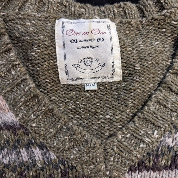 One On One, Vintage, Green Sweater - Picture 3 of 4